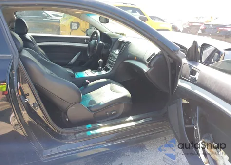 2008 Infiniti G37 Journey z USA, uszkodzony, nr VIN JNKCV64E28M114883